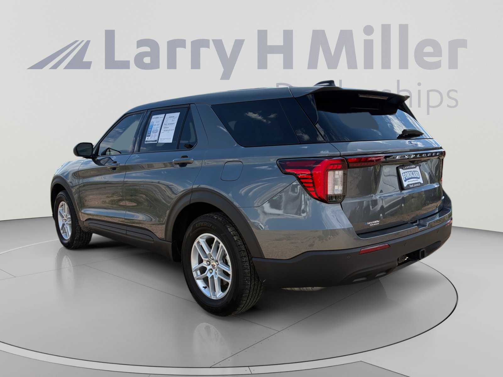 Certified 2026 Ford Explorer Active AWD/4WD image 3