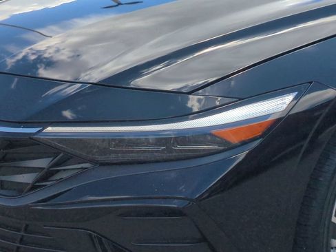 New 2026 Hyundai Elantra Limited FWD image 10