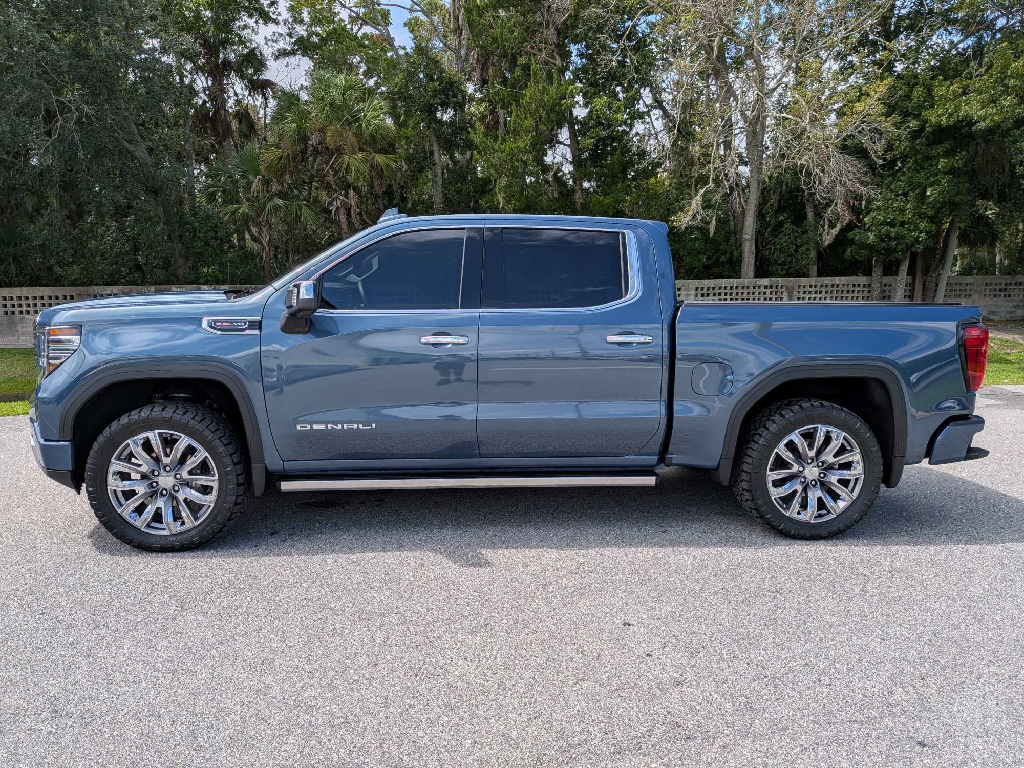 Used 2025 GMC Sierra 1500 Denali AWD/4WD image 7