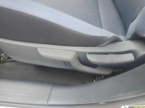 Used 2025 Nissan Versa SV FWD image 13