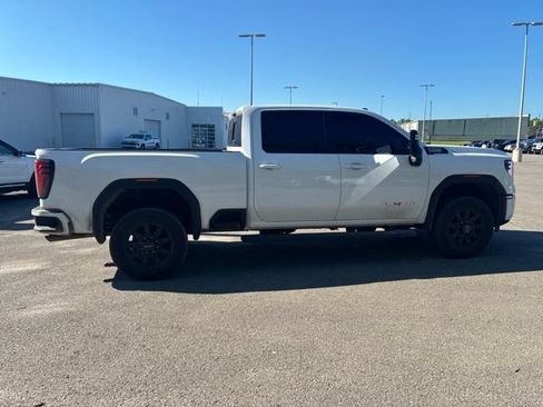 Used 2024 GMC Sierra 2500 AT4 w/ Technology Package AWD/4WD image 8