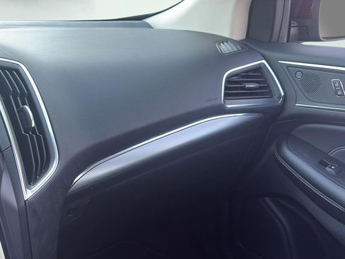 Used 2024 Ford Edge Titanium image 24