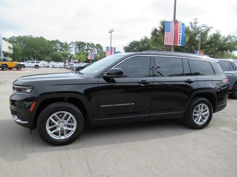 Certified 2025 Jeep Grand Cherokee L Laredo w/ Luxury Tech Group I RWD image 4