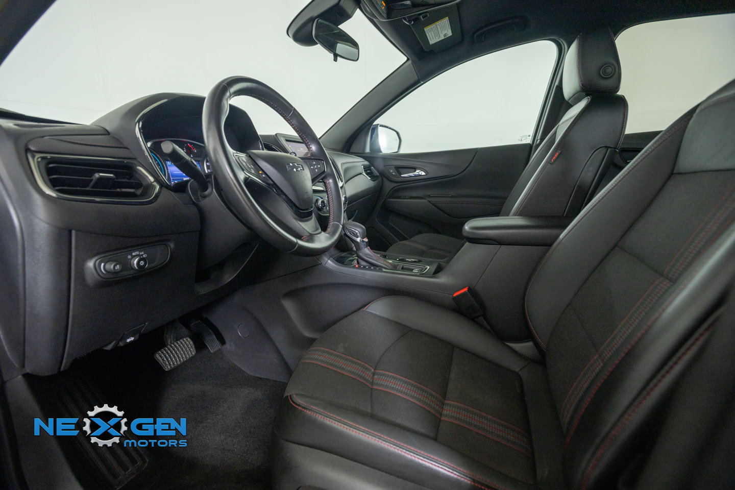 Used 2022 Chevrolet Equinox RS w/ LPO, Floor Liner Package FWD image 11