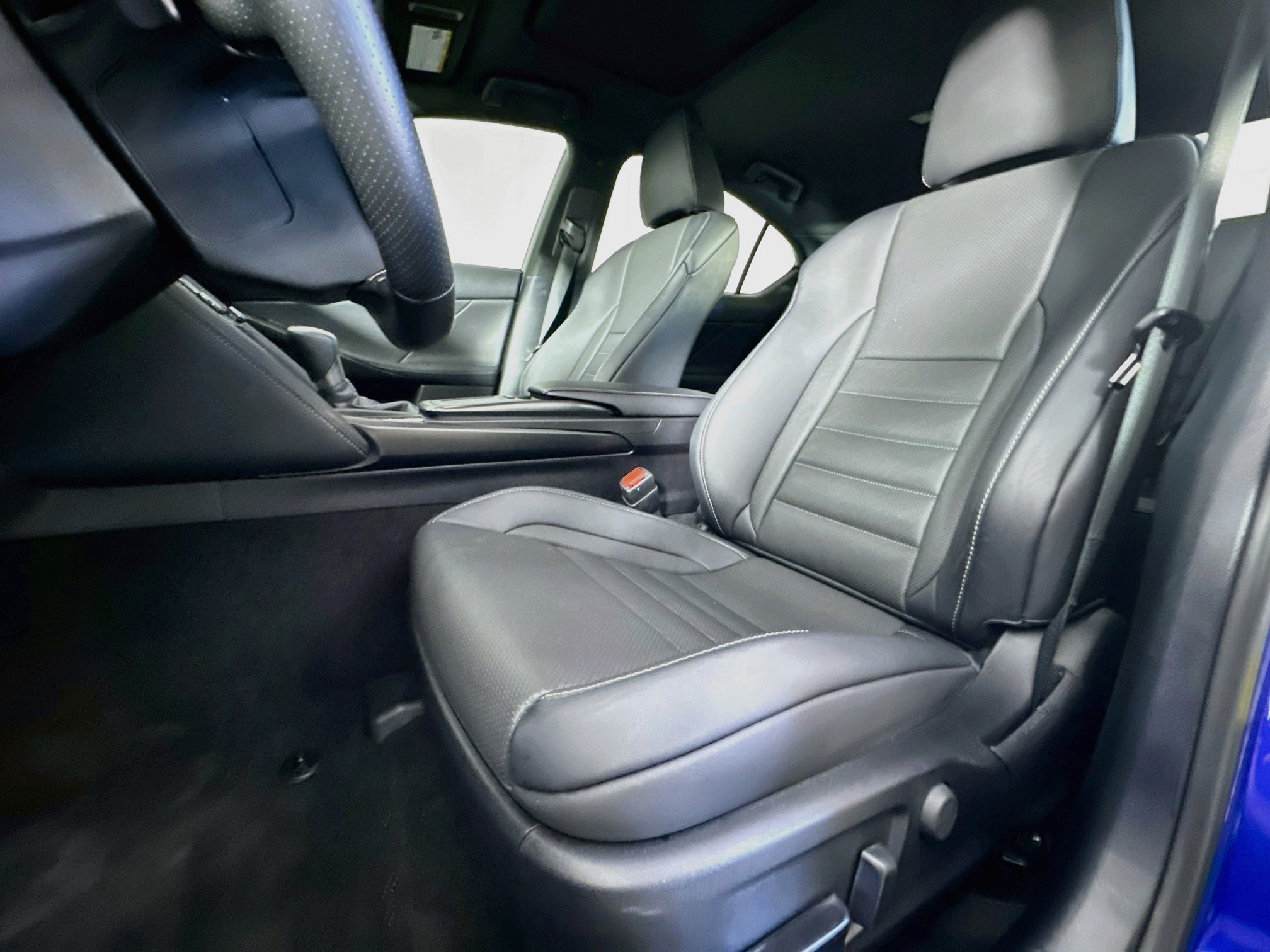 Used 2025 Lexus IS 350 F Sport RWD image 13