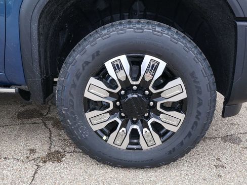 New 2026 GMC Sierra 2500 Denali w/ Denali Reserve Package AWD/4WD image 36
