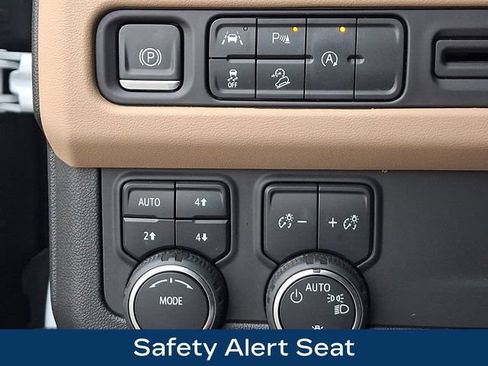 Used 2024 Chevrolet Tahoe Premier AWD/4WD image 9