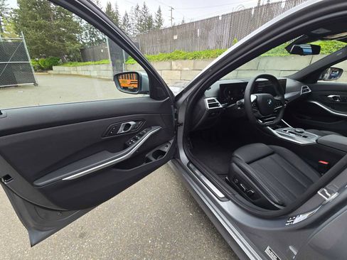 Used 2025 BMW 330i xDrive Sedan AWD/4WD image 20