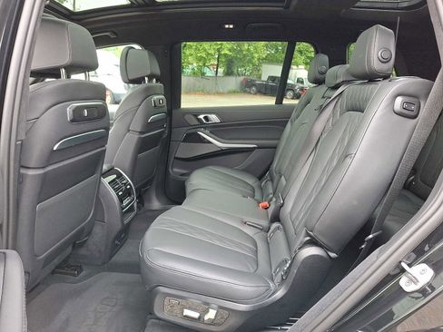 Used 2025 BMW X7 M60i w/ Executive Package image 10
