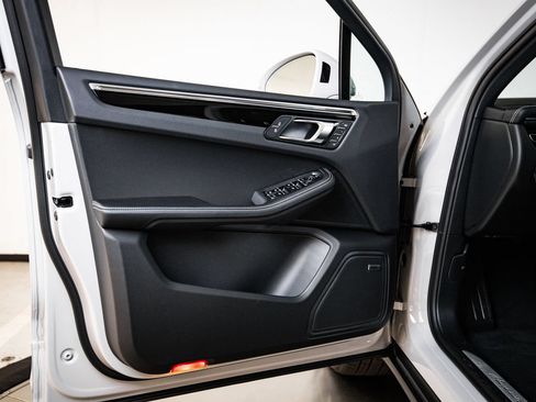 New 2026 Porsche Macan S AWD/4WD image 23