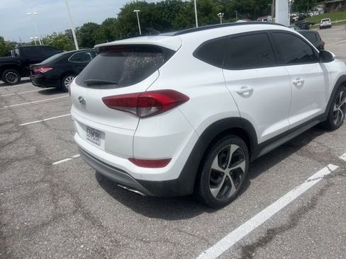 Used 2018 Hyundai Tucson Value FWD image 2