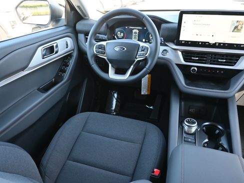 New 2026 Ford Explorer Active image 70