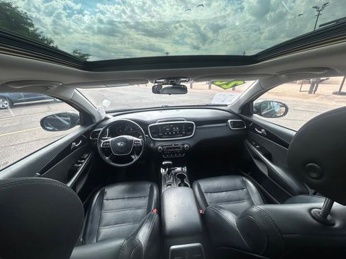 Used 2020 Kia Sorento EX image 15