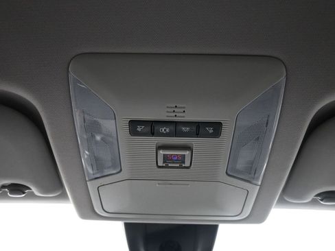 Used 2019 Toyota RAV4 LE image 17