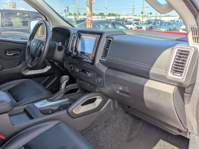 Used 2024 Nissan Frontier SL w/ Technology Package AWD/4WD image 30