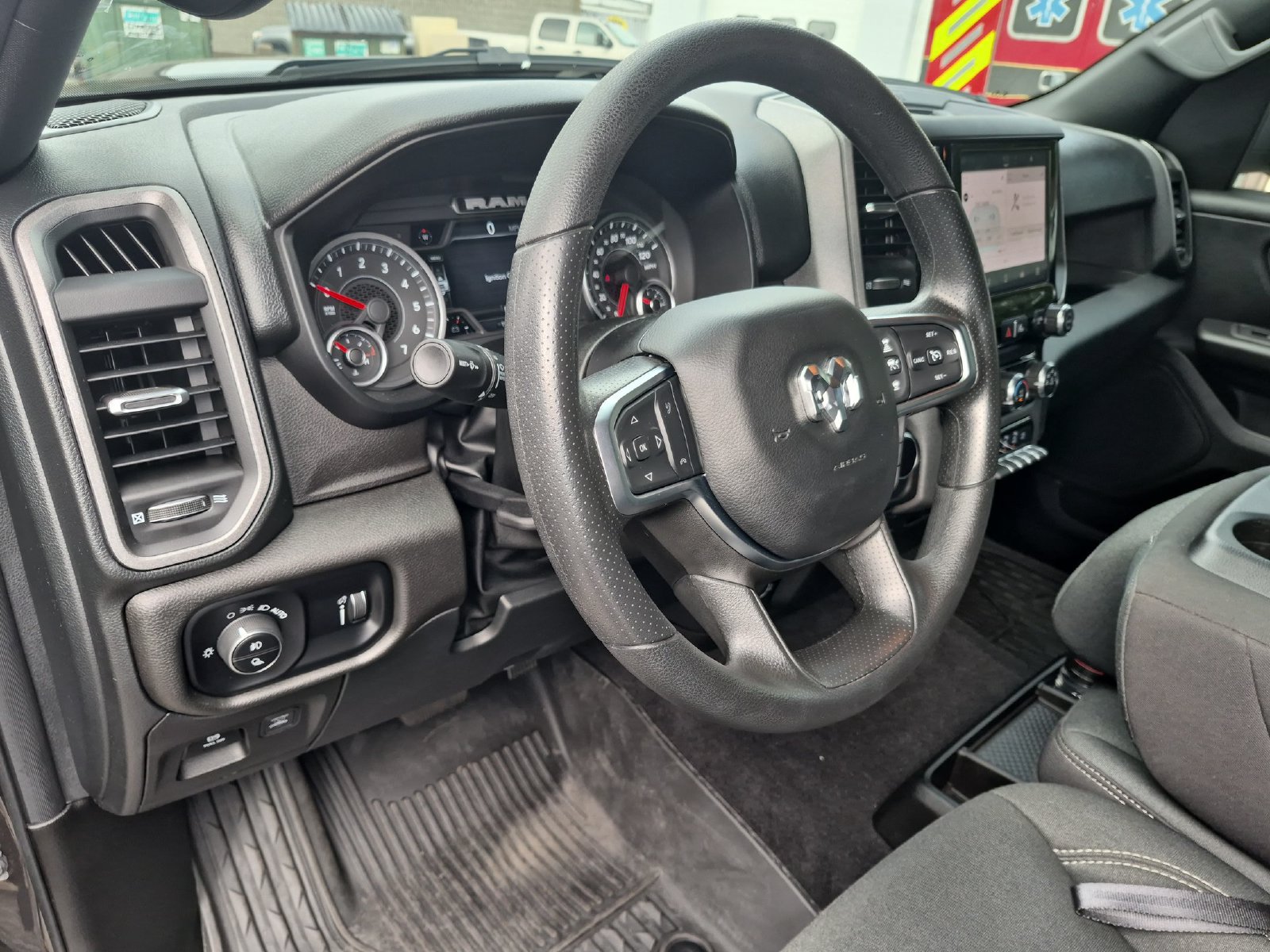 Used 2025 RAM 1500 Warlock AWD/4WD image 11