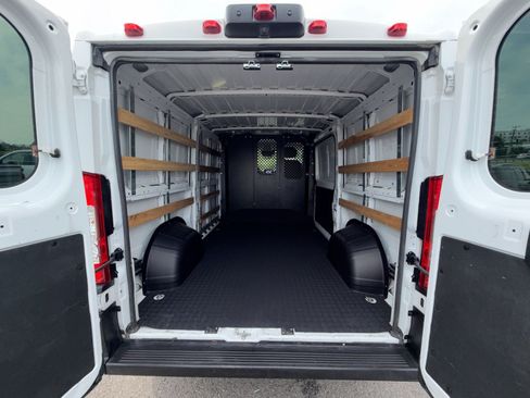 Used 2025 RAM ProMaster 2500 w/ U-Haul Equipment Group FWD image 24