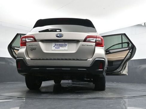 Used 2018 Subaru Outback 2.5i Premium image 39