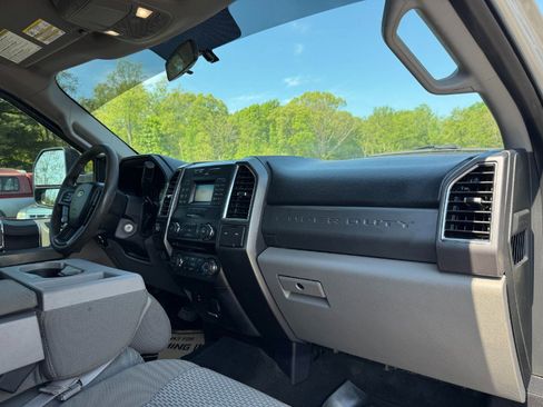 Used 2017 Ford F250 XLT w/ XLT Value Package AWD/4WD image 19