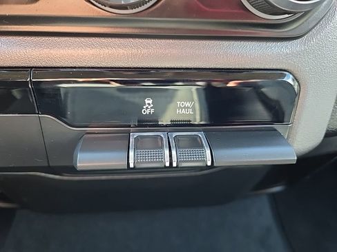 Used 2019 RAM 1500 Big Horn image 31