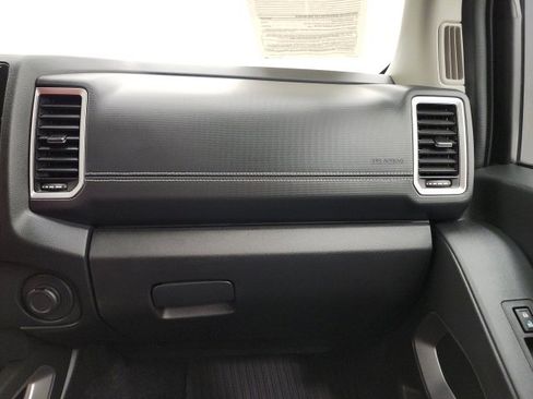 Used 2024 Nissan Frontier SV image 67