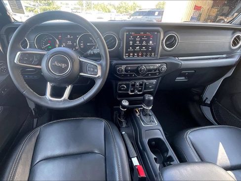 Used 2023 Jeep Wrangler Unlimited Sahara AWD/4WD image 15