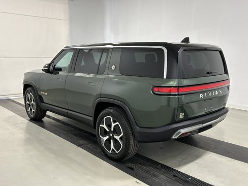 Used 2023 Rivian R1S Adventure image 3