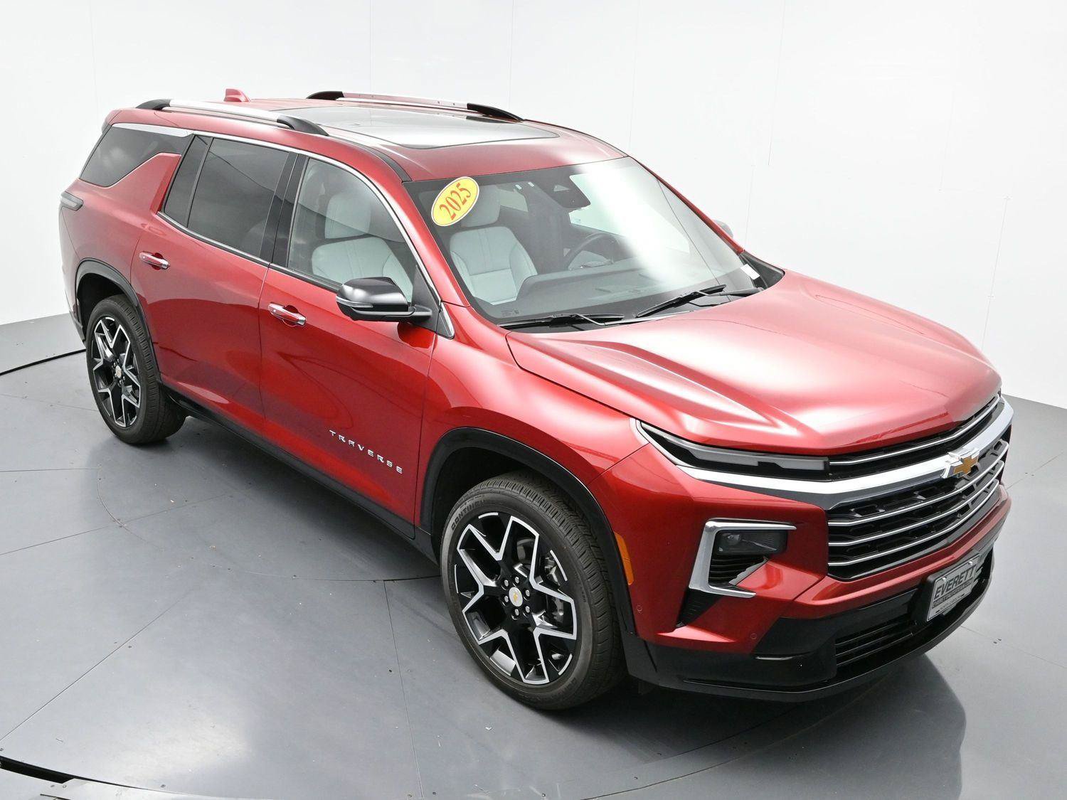 Used 2025 Chevrolet Traverse High Country AWD/4WD image 45