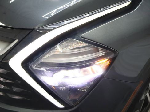 Used 2023 Kia Sportage EX image 27