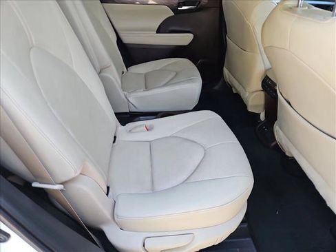 Used 2021 Toyota Highlander Platinum AWD/4WD image 27