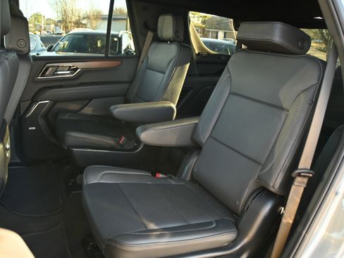 Used 2025 GMC Yukon Denali image 10