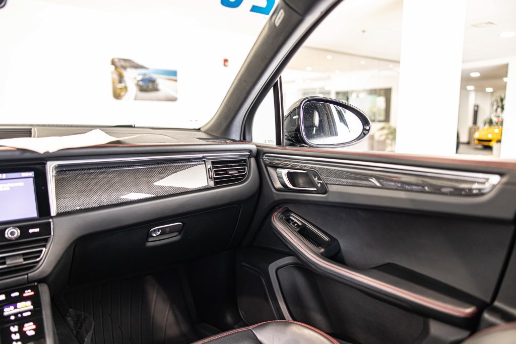 Used 2023 Porsche Macan GTS w/ Sport Chrono Package AWD/4WD image 39