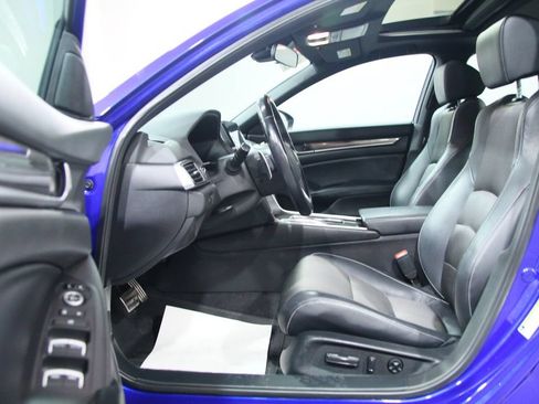 Used 2018 Honda Accord Sport image 4