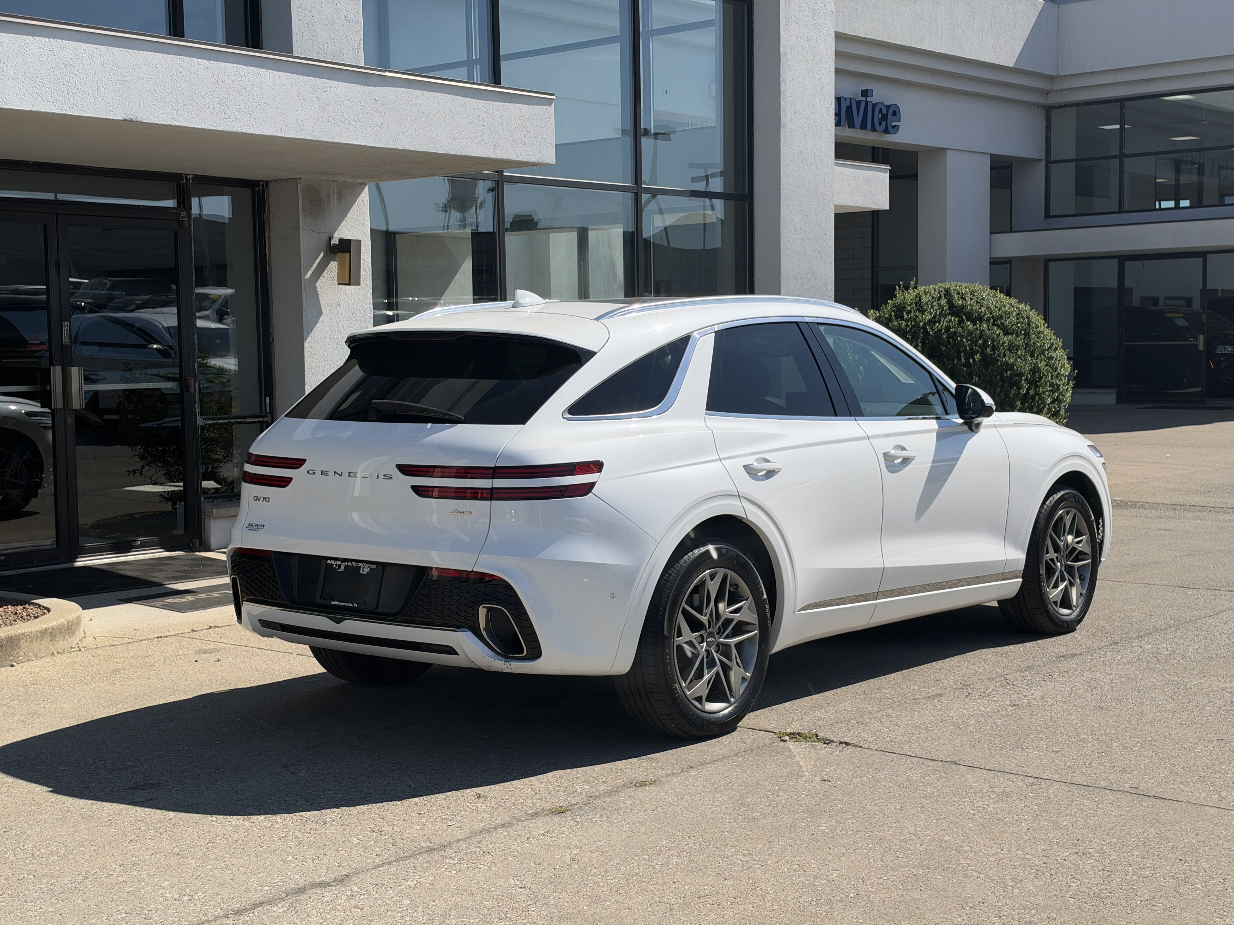Used 2022 Genesis GV70 2.5T w/ Advanced Package AWD/4WD image 4