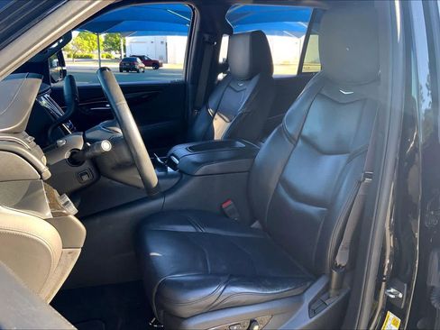 Used 2016 Cadillac Escalade Platinum AWD/4WD image 8