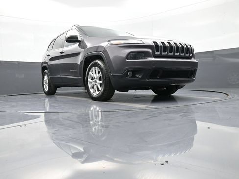 Used 2015 Jeep Cherokee Latitude AWD/4WD image 26