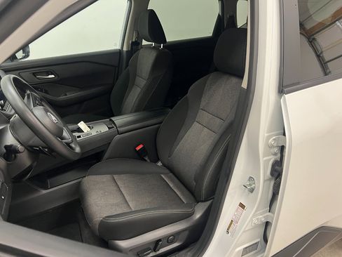 Used 2024 Nissan Rogue SV image 21