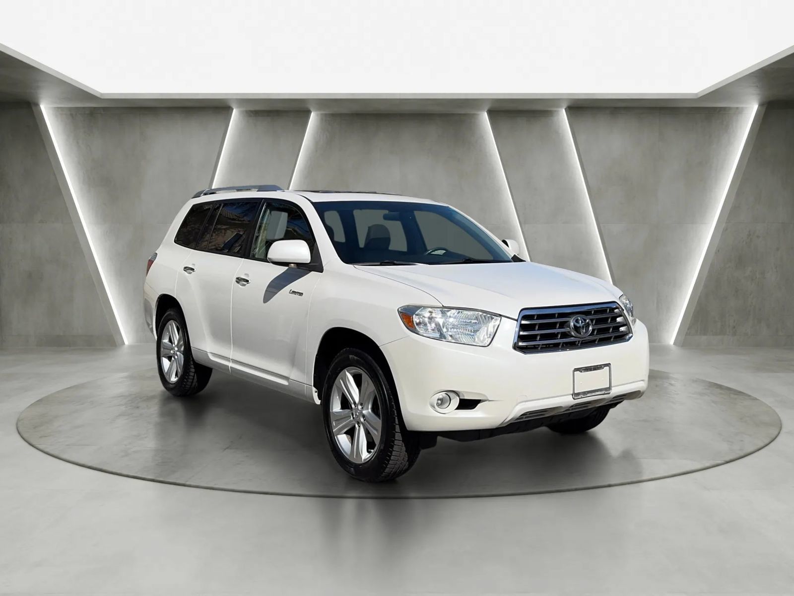 Used 2010 Toyota Highlander Limited w/ Extra Value Pkg 8 FWD image 2