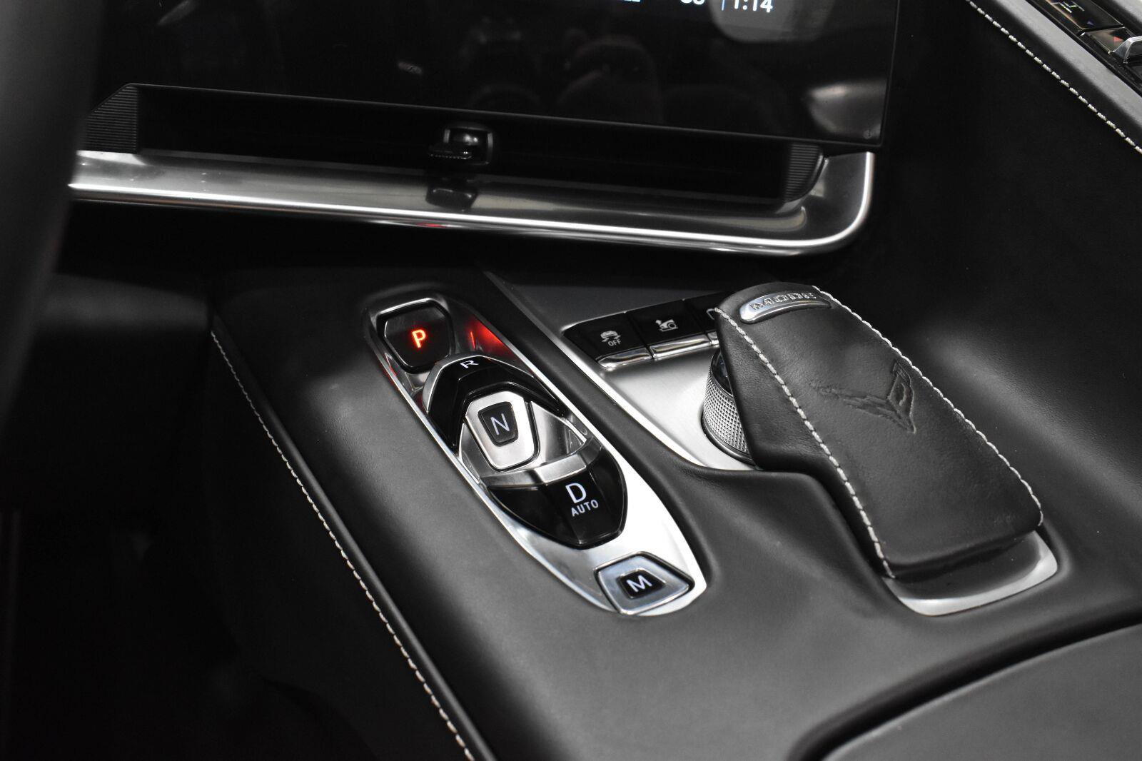 Used 2021 Chevrolet Corvette Stingray Premium Conv w/ Z51 Performance Package RWD image 16