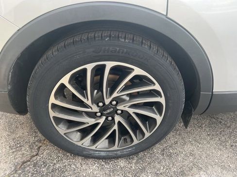 Used 2019 Lincoln Nautilus Reserve image 22