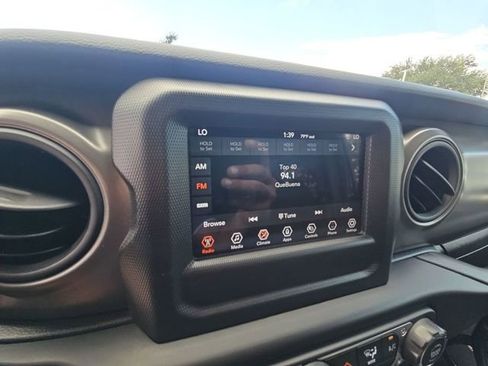 Used 2023 Jeep Wrangler Unlimited image 13