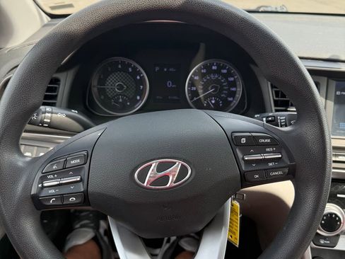 Used 2019 Hyundai Elantra SEL FWD image 38