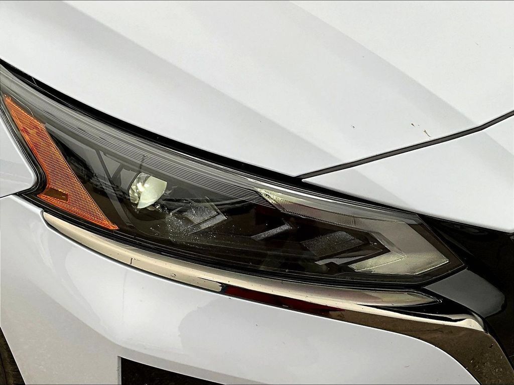 Used 2025 Nissan Altima 2.5 SR w/ SR Premium Package FWD image 34