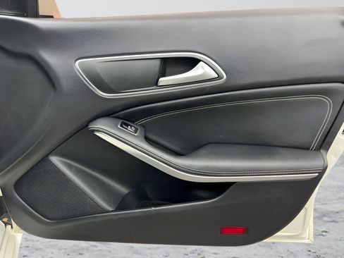 Used 2016 Mercedes-Benz CLA 250 image 36