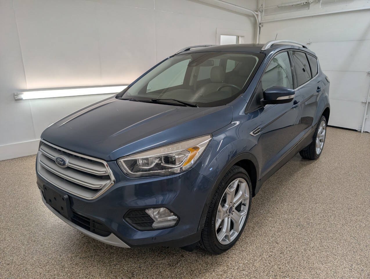 Used 2018 Ford Escape Titanium w/ Ford Safe & Smart Package AWD/4WD image 2