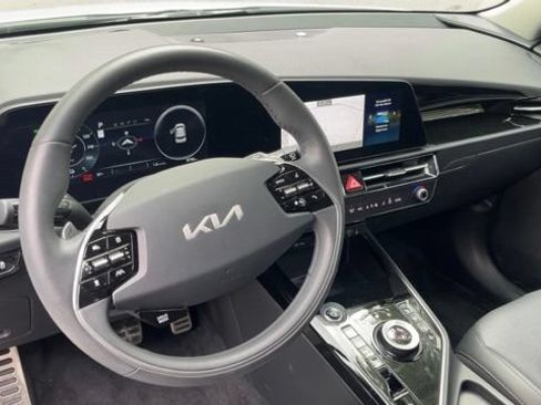 Used 2023 Kia Niro Wave w/ Wave Preserve Package FWD image 6