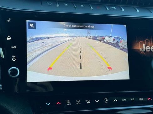 New 2026 Jeep Grand Cherokee Altitude image 16