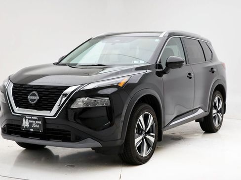 Used 2023 Nissan Rogue SL w/ SL Premium Package image 2