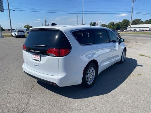 New 2026 Chrysler Voyager LX FWD image 6