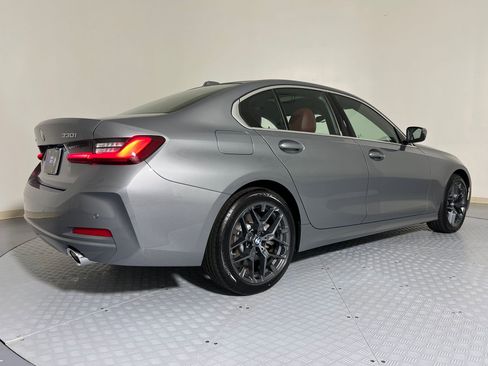Used 2025 BMW 330i xDrive Sedan w/ Convenience Package AWD/4WD image 8